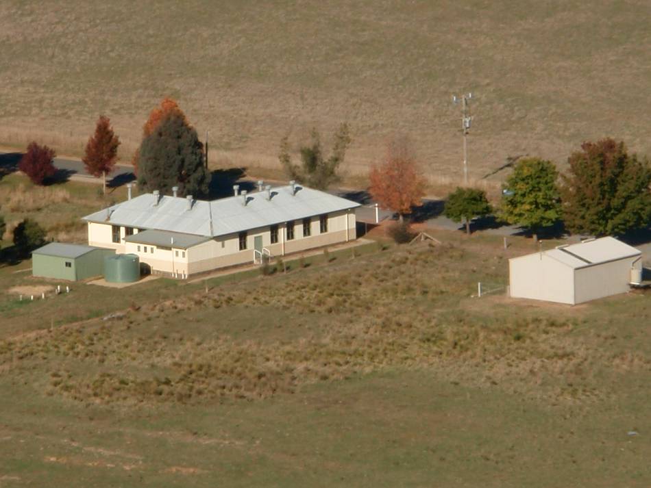 Mudgegonga Community Hall & fire shed 2008